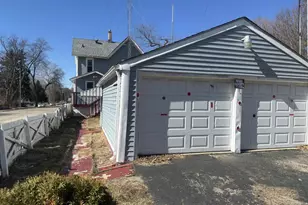 201 N Hinkley Ave, Rockford, IL 61101 - Photo 4