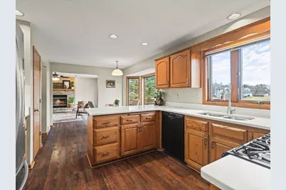 8712 Oakwood Glen Drive, Rockford, IL 61108 - Photo 12