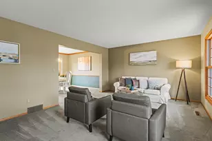 8712 Oakwood Glen Dr, Rockford, IL 61108 - Photo 6