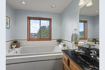 8712 Oakwood Glen Drive, Rockford, IL 61108 - Photo 32