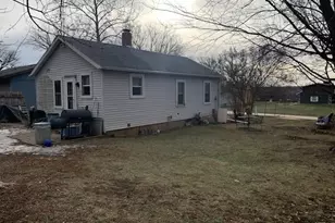 670 1st St, Marseilles, IL 61341 - Photo 2