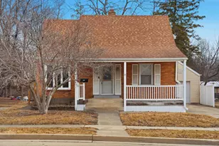 838 N Dement, Dixon, IL 61021 - Photo 2