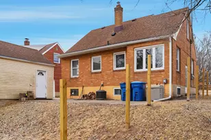 838 N Dement, Dixon, IL 61021 - Photo 20