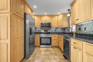 325 Apache Ct, Galena, IL 61036 - Photo 6