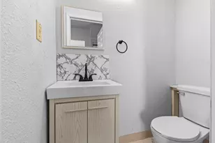 2126 9th St, Rockford, IL 61104 - Photo 8