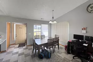 15541 Finley Way, South Beloit, IL 61080 - Photo 2