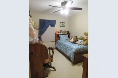 638 S Carthage Drive, Freeport, IL 61032 - Photo 12