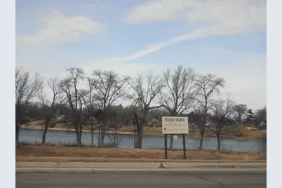 105 E Oakwood Drive, Byron, IL 61010 - Photo 10