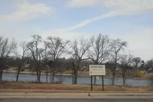 105 E Oakwood Dr, Byron, IL 61010 - Photo 10