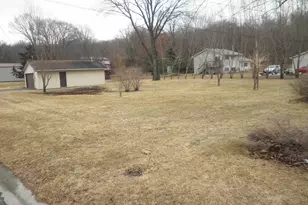 105 E Oakwood Dr, Byron, IL 61010 - Photo 6