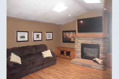 105 E Oakwood Drive, Byron, IL 61010 - Photo 22