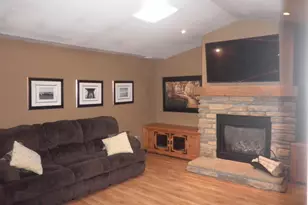 105 E Oakwood Dr, Byron, IL 61010 - Photo 22