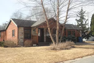 105 E Oakwood Dr, Byron, IL 61010 - Photo 2