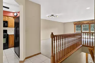 6547 Stonehill Way, Rockford, IL 61108 - Photo 4