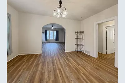 1529 W Logan Street, Freeport, IL 61032 - Photo 8