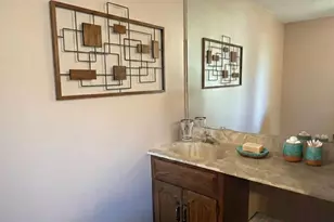 1827 Kerrybrook Ct, Sycamore, IL 60178 - Photo 12