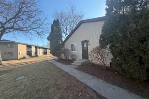 1827 Kerrybrook Ct, Sycamore, IL 60178 - Photo 18