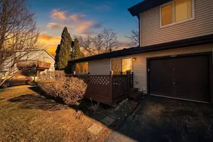 1827 Kerrybrook Ct, Sycamore, IL 60178 - Photo 1