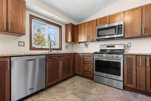 5727 Mayapple Dr, Loves Park, IL 61111 - Photo 4