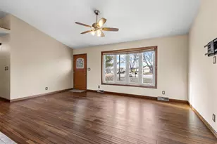 5727 Mayapple Dr, Loves Park, IL 61111 - Photo 2