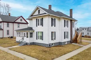 922 Lincoln Ave, Rochelle, IL 61068 - Photo 2