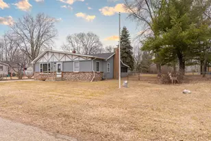 832 Taft Rd, Rockford, IL 61109 - Photo 2