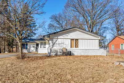 918 Mayfair Place, Rockford, IL 61107 - Photo 2