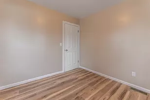 2803 Fairview Ave, Rockford, IL 61101 - Photo 12