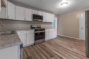 2803 Fairview Ave, Rockford, IL 61101 - Photo 6