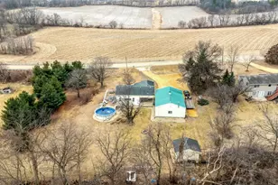 8701 N Main St, Leaf River, IL 61047 - Photo 2