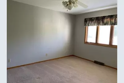 1911 Mustang Court, Freeport, IL 61032 - Photo 6