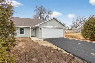 301 W South St, Durand, IL 61024 - Photo 1