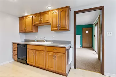 1726 Williamsbug Road, Rockford, IL 61107 - Photo 6