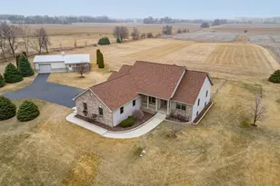 10023 Auburn Rd, Winnebago, IL 61088 - Photo 2