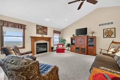 10023 Auburn Road, Winnebago, IL 61088 - Photo 16