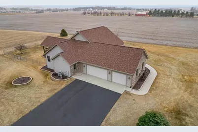 10023 Auburn Road, Winnebago, IL 61088 - Photo 6