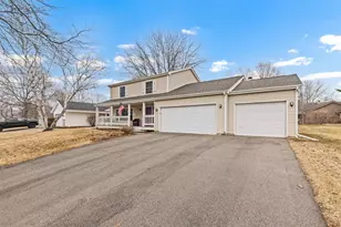 5936 Sandringham Ln, Rockford, IL 61107 - Photo 2