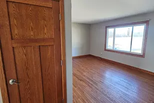 4696 Palmerstone Rd, Rockford, IL 61102 - Photo 8