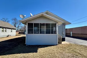 2930 11th St, Rockford, IL 61109 - Photo 2