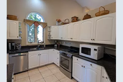 3447 Daren Drive, Freeport, IL 61032 - Photo 10