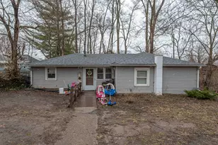 2935 Potter St, Rockford, IL 61109 - Photo 2