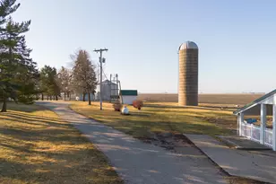 190 N 20th Rd, Peru, IL 61354 - Photo 10