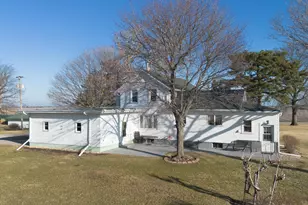 190 N 20th Rd, Peru, IL 61354 - Photo 2