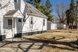 3439 Latham St, Rockford, IL 61103 - Photo 4