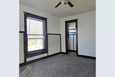 1173 W Pleasant Street, Freeport, IL 61032 - Photo 8