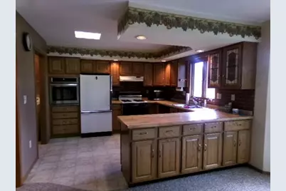 2115 Cimarron Drive, Freeport, IL 61032 - Photo 4