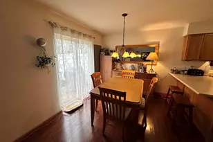 47D Rolling Oaks Rd, Sugar Grove, IL 60554 - Photo 4