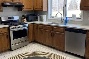 676 Sioux Dr, Freeport, IL 61032 - Photo 2