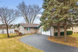 840 Breckenboro Dr, Lake Summerset, IL 61019 - Photo 1