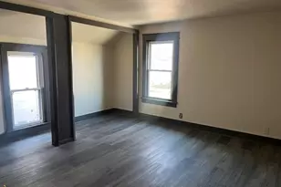 1027 S Chicago Ave, Freeport, IL 61032 - Photo 8